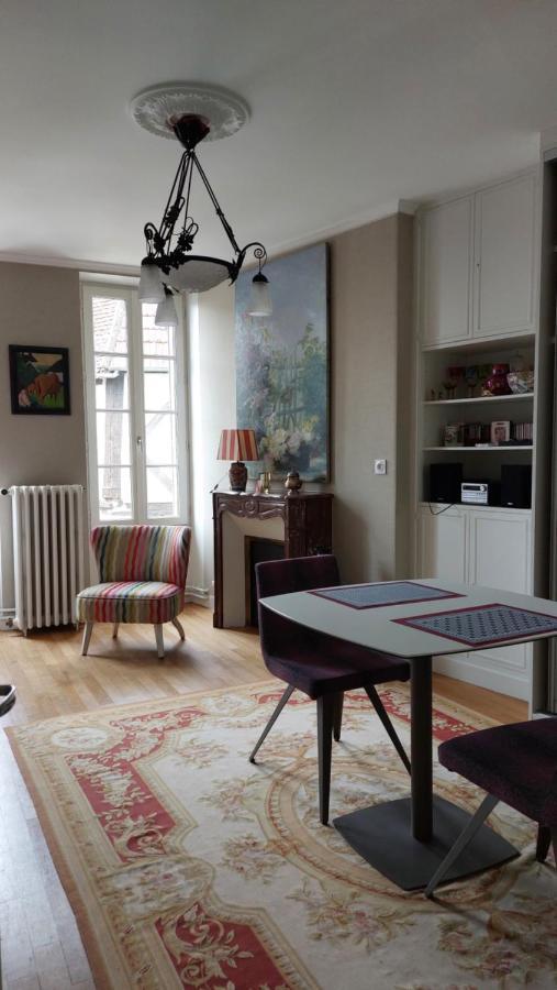 Suprematisme Appartement De Prestige Vierzon Eksteriør billede